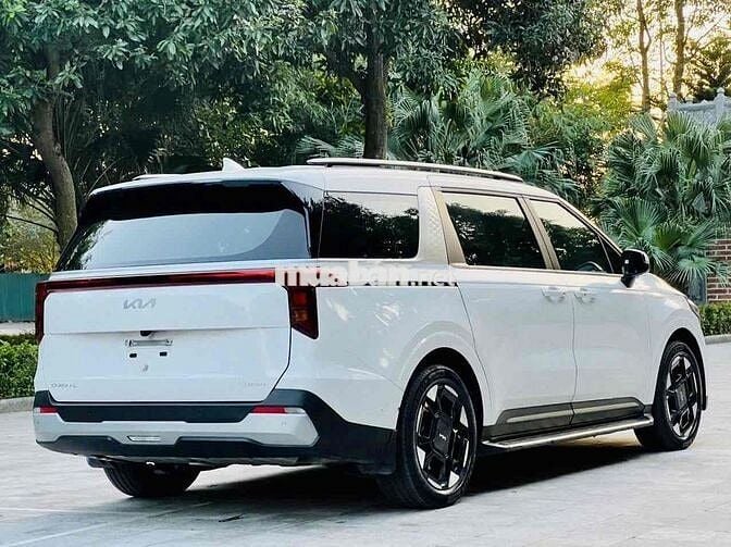 Kia Carnival 2.2D Luxury model 2025