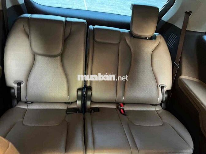 Kia Carnival 2.2D Luxury model 2025