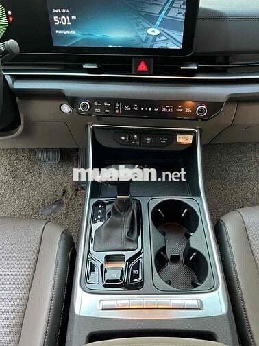 Kia Carnival 2.2D Luxury model 2025