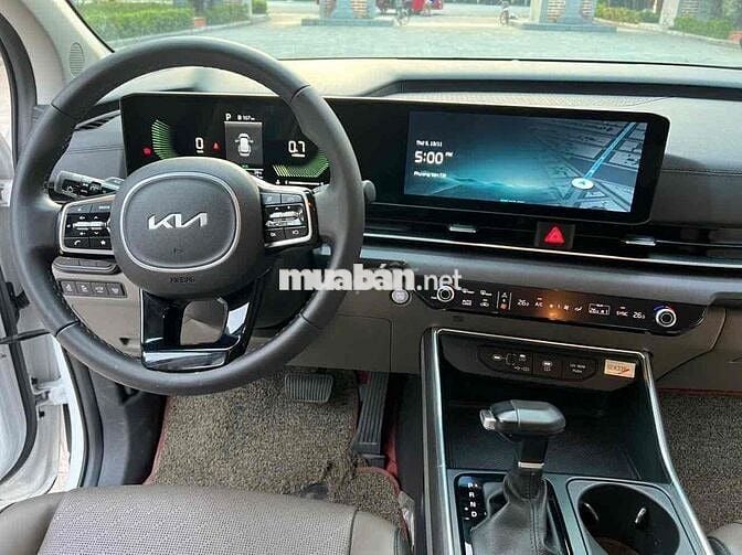 Kia Carnival 2.2D Luxury model 2025