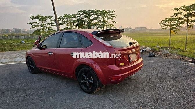 Ford Focus 2011 Đỏ 130.000 km