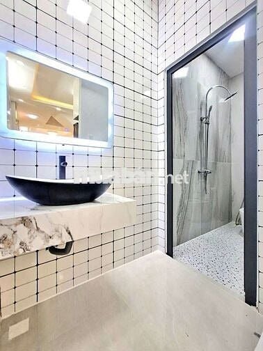 BÁN NHÀ XE HƠI CHẠY NGANG NHÀ - MẶT TIỀN HẼM CHÍNH KINH DOANH ĐƯỢC