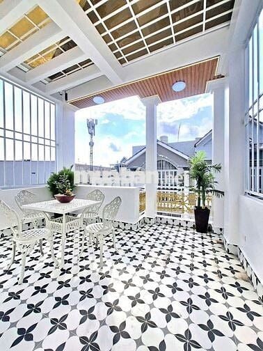 BÁN NHÀ XE HƠI CHẠY NGANG NHÀ - MẶT TIỀN HẼM CHÍNH KINH DOANH ĐƯỢC