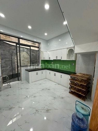 Bán nhà đẹp ngay trung tâm PN, 54m2 có shr, hẻm 6m oto, chỉ 4ty Tl 