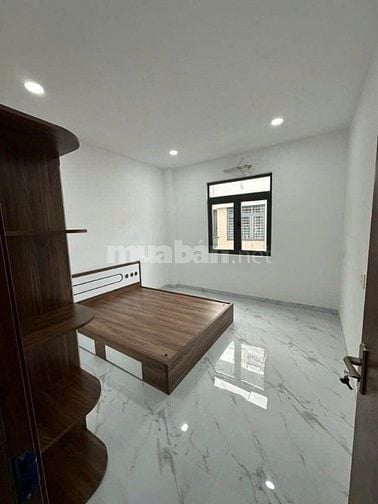 Bán nhà đẹp ngay trung tâm PN, 54m2 có shr, hẻm 6m oto, chỉ 4ty Tl 