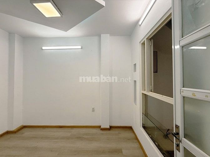 Mặt tiền thụt phú nhuận 4 tầng 4pn có sân thượng chỉ nhỉnh 7 tỷ