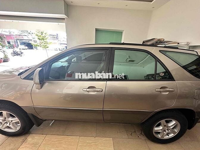 Lexus RX 300 Vàng cát 5 chỗ