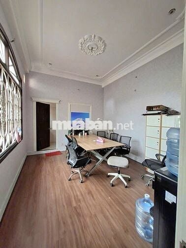 Nhà mặt tiền 1 trệt 4 lầu sân thượng, DT đất 75m2, 22 tỷ