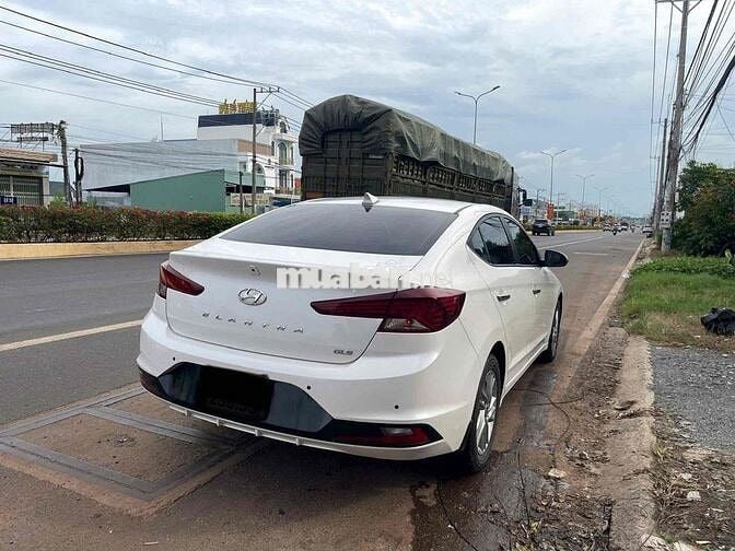 Hyundai Elantra 2020 1.6 AT - 20000 km
