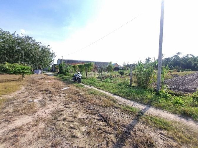 Hơn 1700m2 có thổ cư. Ngay KCN Phước Đông. 4,56 tỷ 