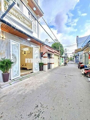 BÁN NHÀ XE HƠI CHẠY NGANG NHÀ - MẶT TIỀN HẼM CHÍNH KINH DOANH ĐƯỢC