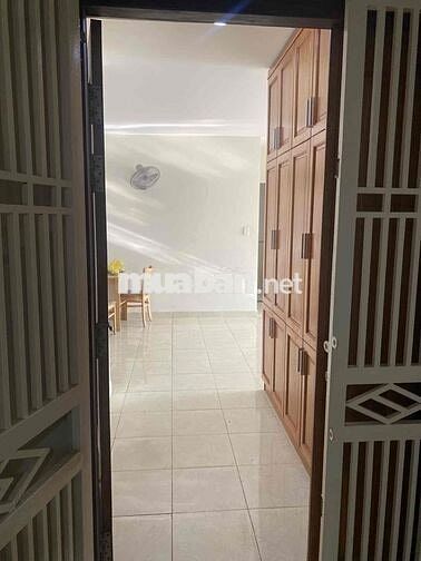 Căn hộ view sông, đối diện trường RMIT, full nội thất, 2 phòng ngủ