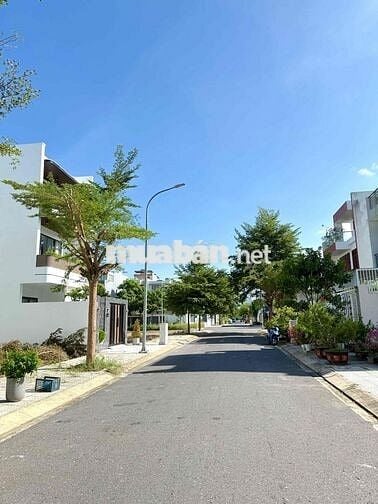 Bán nhà mới 3 tầng nội thất cao cấp KĐT Mỹ Gia giá chỉ 8 tỷ 550.