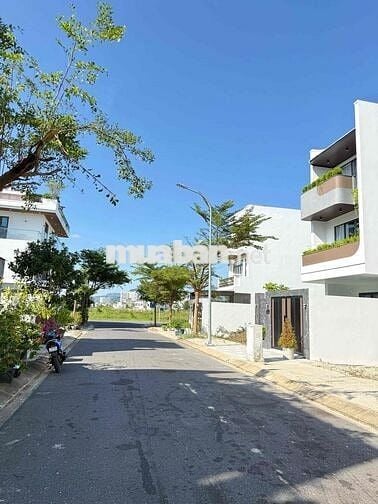 Bán nhà mới 3 tầng nội thất cao cấp KĐT Mỹ Gia giá chỉ 8 tỷ 550.