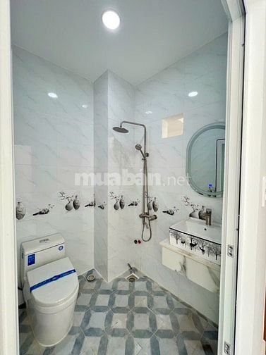 Nhà Phố 3 Lầu, Mới 100% Hẽm 6m cách V.V.Kiệt-A.D.Vương 500m, SHR