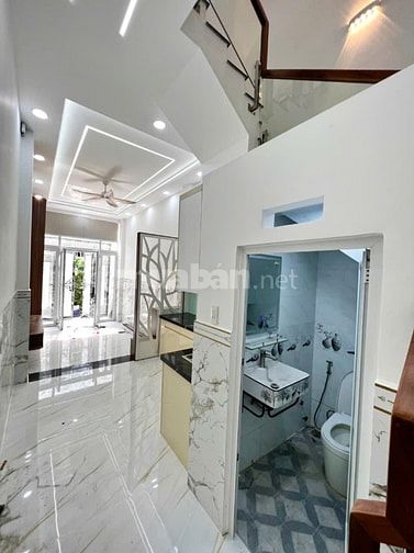 Nhà Phố 3 Lầu, Mới 100% Hẽm 6m cách V.V.Kiệt-A.D.Vương 500m, SHR