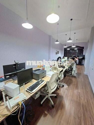 Nhà mặt tiền 1 trệt 4 lầu sân thượng, DT đất 75m2, 22 tỷ