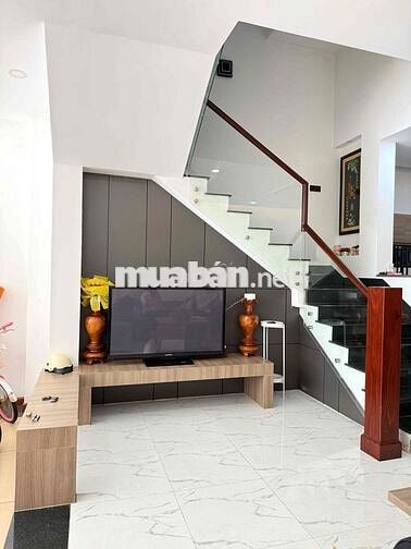 Bán nhà 3 tầng sổ hồng nội thất cao đẹp KĐT Vĩnh Điềm Trung giá 8 tỷ 5