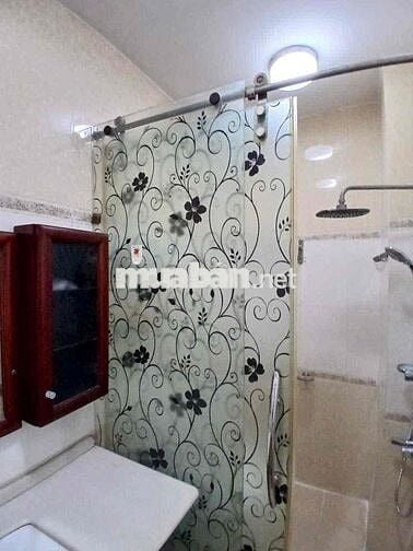 Cho thuê nhà mới đẹp - 1trệt 2lầu - 2pn hẻm Nguyễn Thị Minh Khai - Q1