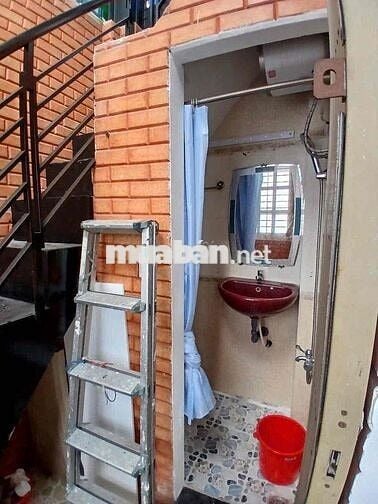 Cho thuê nhà mới đẹp - 1trệt 2lầu - 2pn hẻm Nguyễn Thị Minh Khai - Q1