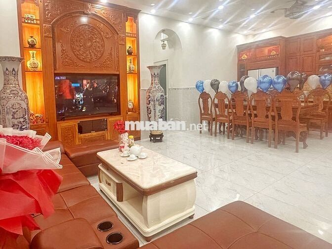 BÁN GẤP TÒA CHDV 9x19 GIA ĐÌNH Ở NHƯ BIỆT THỰ VÀ THU NHẬP 120TR/THÁNG