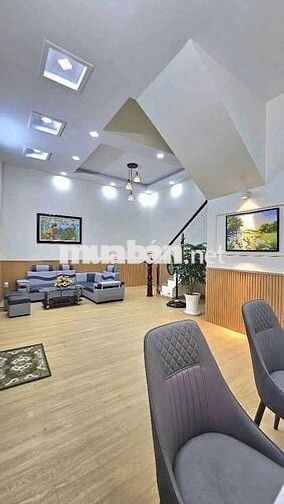 Nhà lê văn quới 8x5m 1 trệt 1 lầu 2pn,2wc hẻm xe hơi