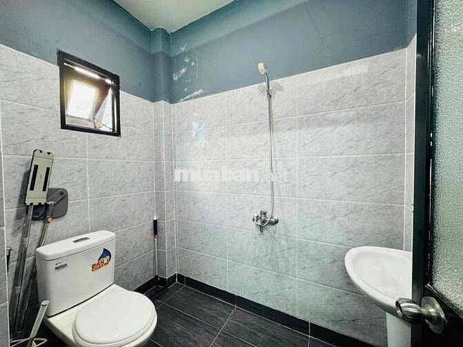 CHO THUÊ 1PN TÁCH BẾP MÁY GIẶT RIÊNG NGAY KÝ CON- QUẬN 1. GIẢM 1tr/Th