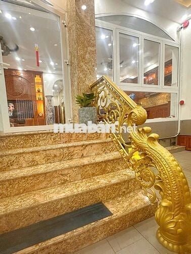 BÁN GẤP TÒA CHDV 9x19 GIA ĐÌNH Ở NHƯ BIỆT THỰ VÀ THU NHẬP 120TR/THÁNG