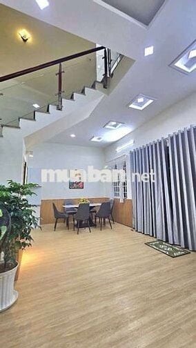 Nhà lê văn quới 8x5m 1 trệt 1 lầu 2pn,2wc hẻm xe hơi