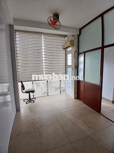 Cho thuê nhà mới đẹp - 1trệt 2lầu - 2pn hẻm Nguyễn Thị Minh Khai - Q1