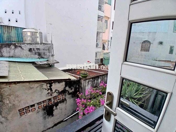 Cho thuê nhà mới đẹp - 1trệt 2lầu - 2pn hẻm Nguyễn Thị Minh Khai - Q1