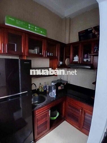 Cho thuê nhà mới đẹp - 1trệt 2lầu - 2pn hẻm Nguyễn Thị Minh Khai - Q1