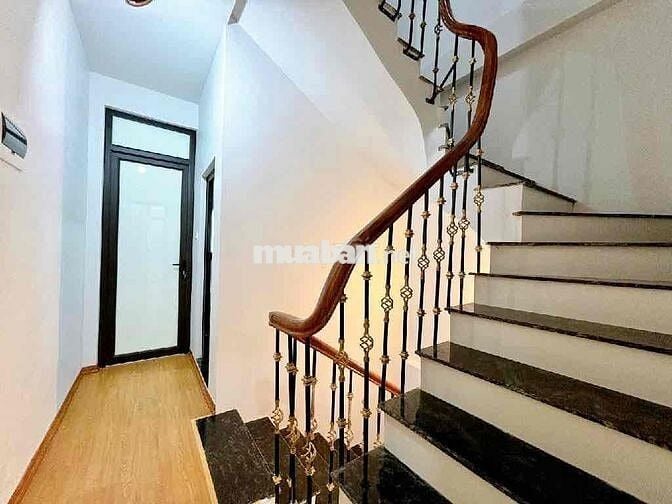 Bán nhà phố Khương Hạ, full nội thất sịn đẹp, view hồ