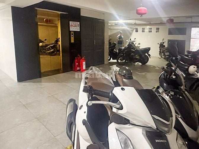 BÁN GẤP TÒA CHDV 9x19 GIA ĐÌNH Ở NHƯ BIỆT THỰ VÀ THU NHẬP 120TR/THÁNG