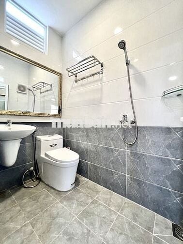 GÁC LỬNG MỚI TOANH, NỘI THẤT ĐẦY ĐỦ XINH XẮN ÂU CƠ GIAO LẠC LONG QUÂN