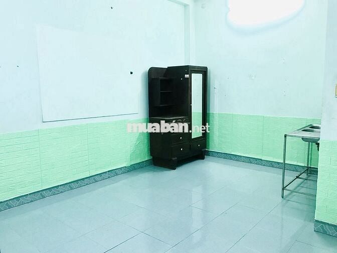 Cho thuê phòng đẹp, có Máy lạnh, WC riêng, tại 123 Hồng Lạc