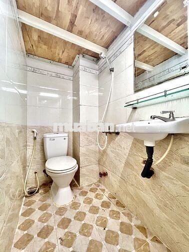 GÁC LỬNG TIỆN LỢI, NỘI THẤT ĐẦY ĐỦ CỬA SỔ ĐƯỜNG DƯƠNG VĂN DƯƠNG TP