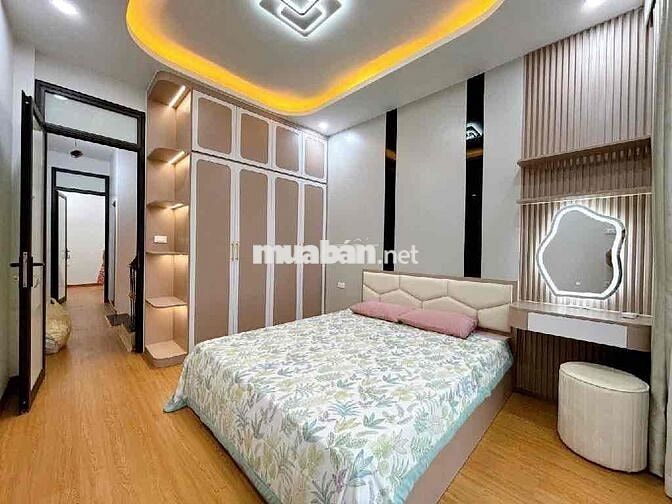 Bán nhà phố Khương Hạ, full nội thất sịn đẹp, view hồ