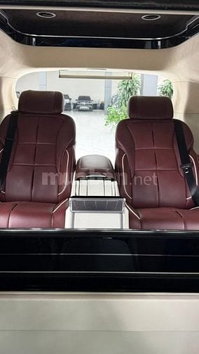Bán KIA Canival Roya 04 chỗ siêu VIP, phiên bản giới hạn,sản xuất 2023