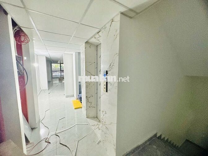 SIÊU PHẨM NHÀ ỐP KÍNH CÓ HẦM – 312C Cộng Hoà,P.12–TB– SD: ~650m²