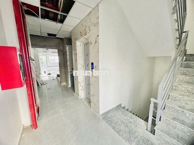 SIÊU PHẨM NHÀ ỐP KÍNH CÓ HẦM – 312C Cộng Hoà,P.12–TB– SD: ~650m²