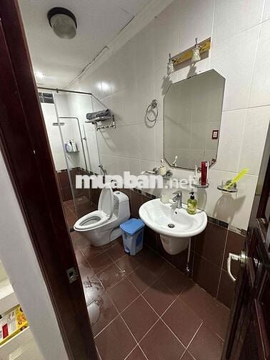Phòng toilet riêng 25m2 bao hết bills trong nhà lầu nguyên căn