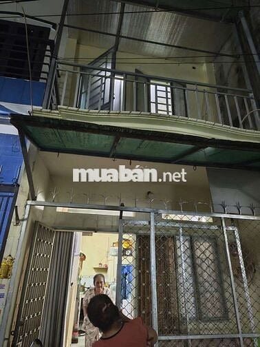 Cho thuê nhà nguyên căn trệt 1 gác suốt có ban công hẻm cụt ô tô LVQ