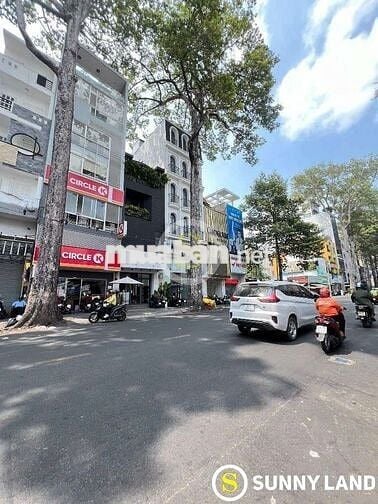 Chính chủ cho thuê nguyên căn góc 2 mặt tiền quận 1 ngang 6m giá 55tr