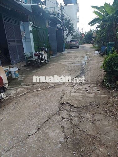 Cho thuê nhà tx 52 dt 117m sân xe hơi giá 6tr