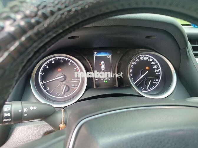 Toyota Camry 2020 2.0G 63000 km Đỏ