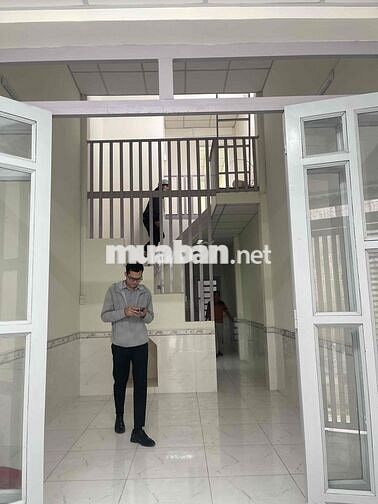 Bán nhà mới xây giá rẻ gần đại học Văn Lang