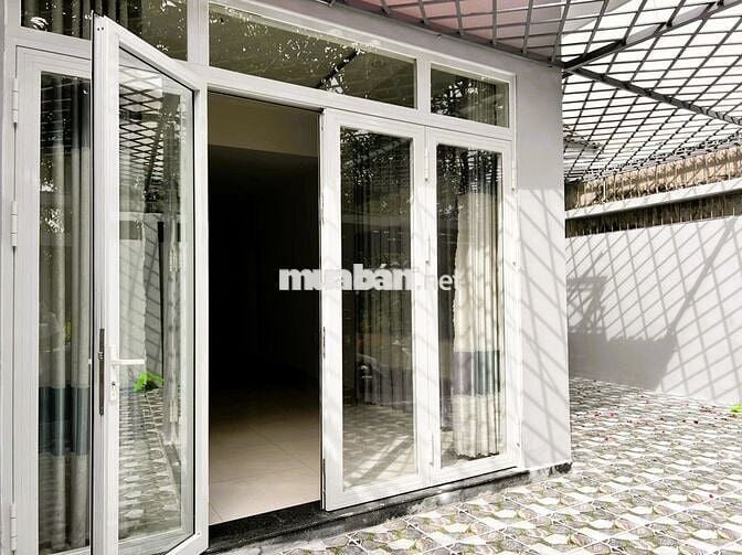 Nhà nguyên căn đường số 24 Linh Đông, rộng rãi tiện ở kinh doanh