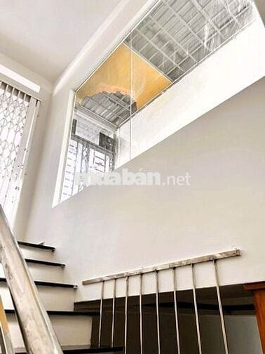 Nhà nguyên căn đường số 24 Linh Đông, rộng rãi tiện ở kinh doanh