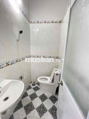 Nhà mới xay 2 phòng KdC Hồng Loan